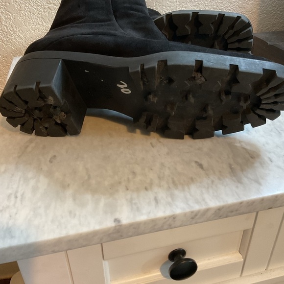 ZARA LUG SOLE CHELSEA BOOTS SIZE 9 vegan luxe SUEDE excellent quality chunky Y2K - Picture 6 of 7